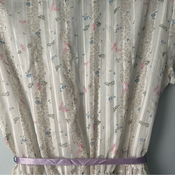 Union Made in USA Vintage Light Airy Embossed Pintstripe Floral Dress Coquette - Picture 6 of 7
